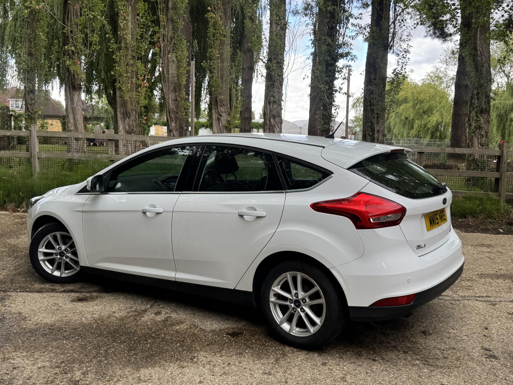 Ford Focus 1.0T EcoBoost Zetec Hatchback 5dr Petrol Manual Euro 6 (s/s) (100 ps)