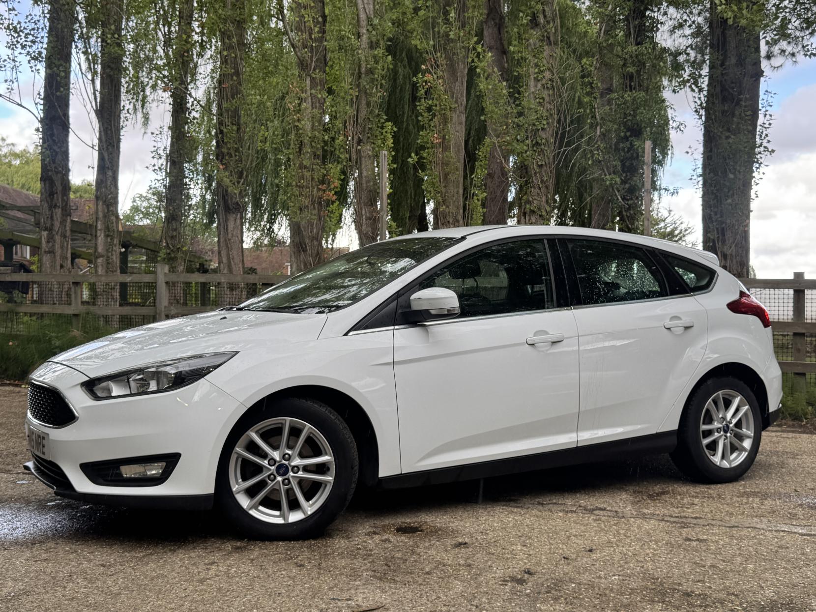 Ford Focus 1.0T EcoBoost Zetec Hatchback 5dr Petrol Manual Euro 6 (s/s) (100 ps)