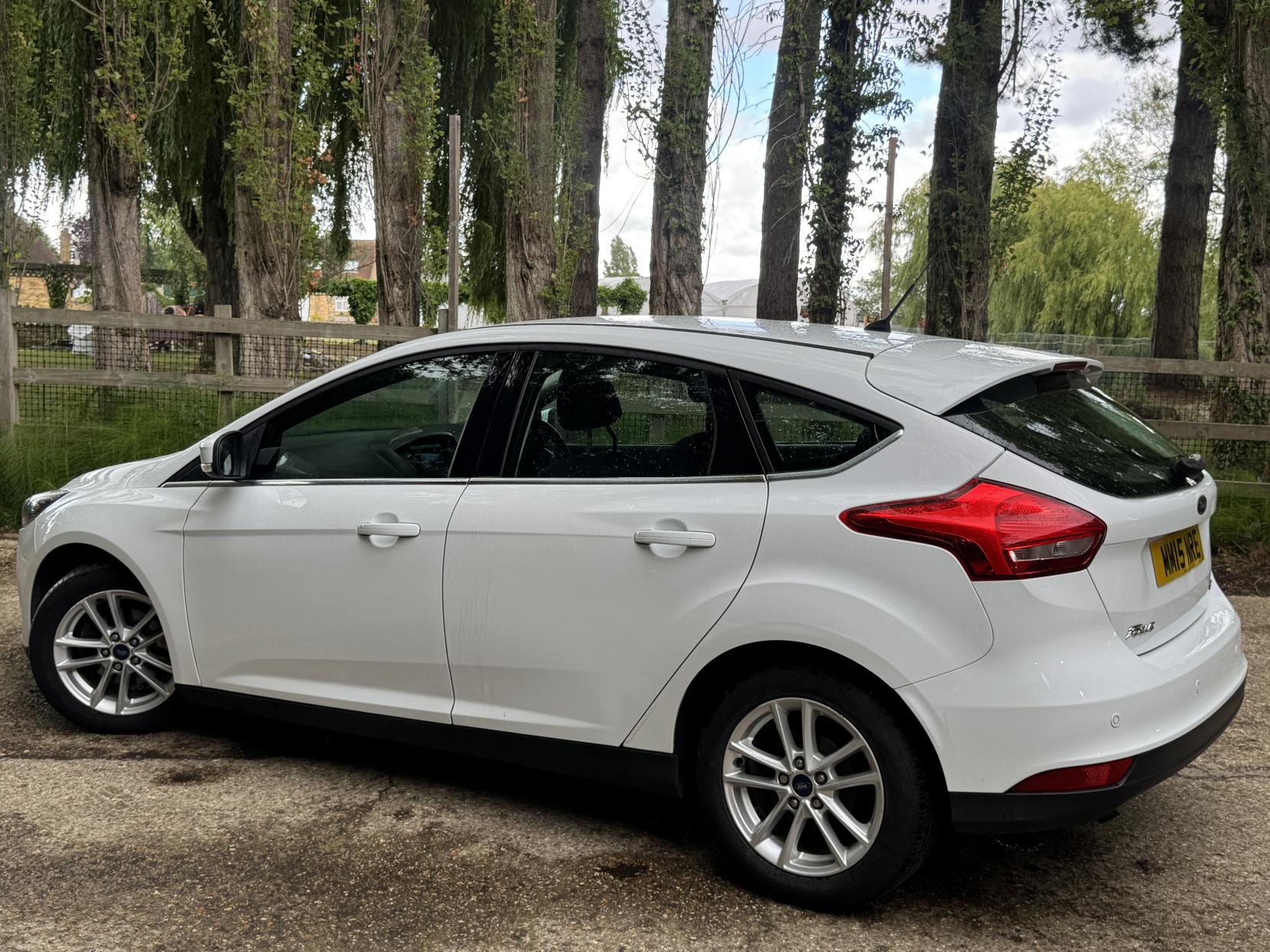 Ford Focus 1.0T EcoBoost Zetec Hatchback 5dr Petrol Manual Euro 6 (s/s) (100 ps)