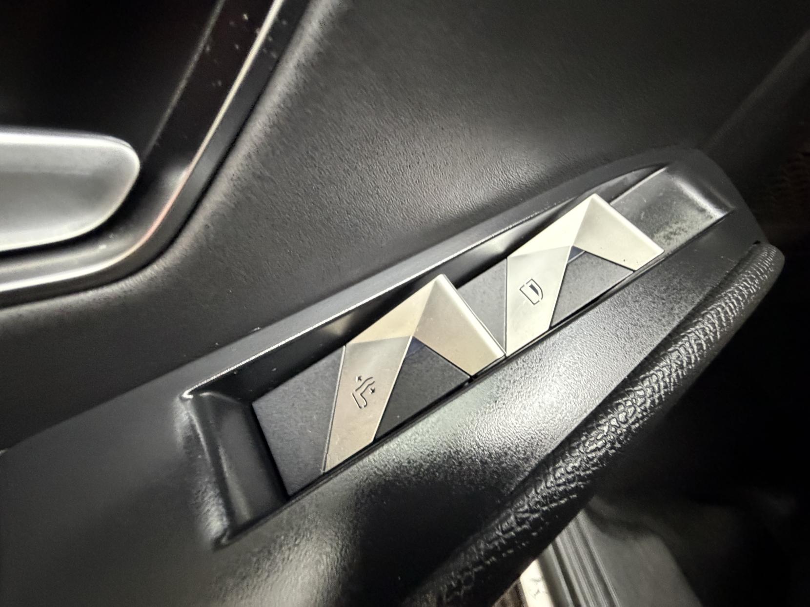 DS AUTOMOBILES DS 7 CROSSBACK 1.6 PureTech GPF Prestige Crossback 5dr Petrol EAT8 Euro 6 (s/s) (225 ps)