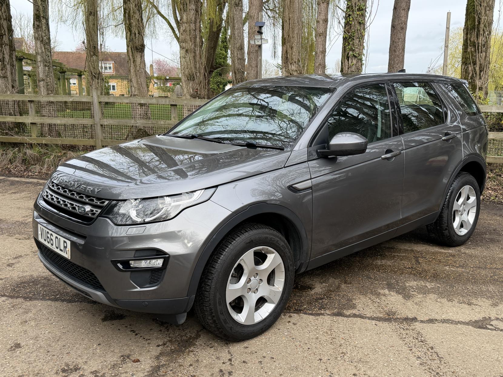 Land Rover Discovery Sport 2.0 TD4 SE Tech SUV 5dr Diesel Manual 4WD Euro 6 (s/s) (5 Seat) (150 ps)