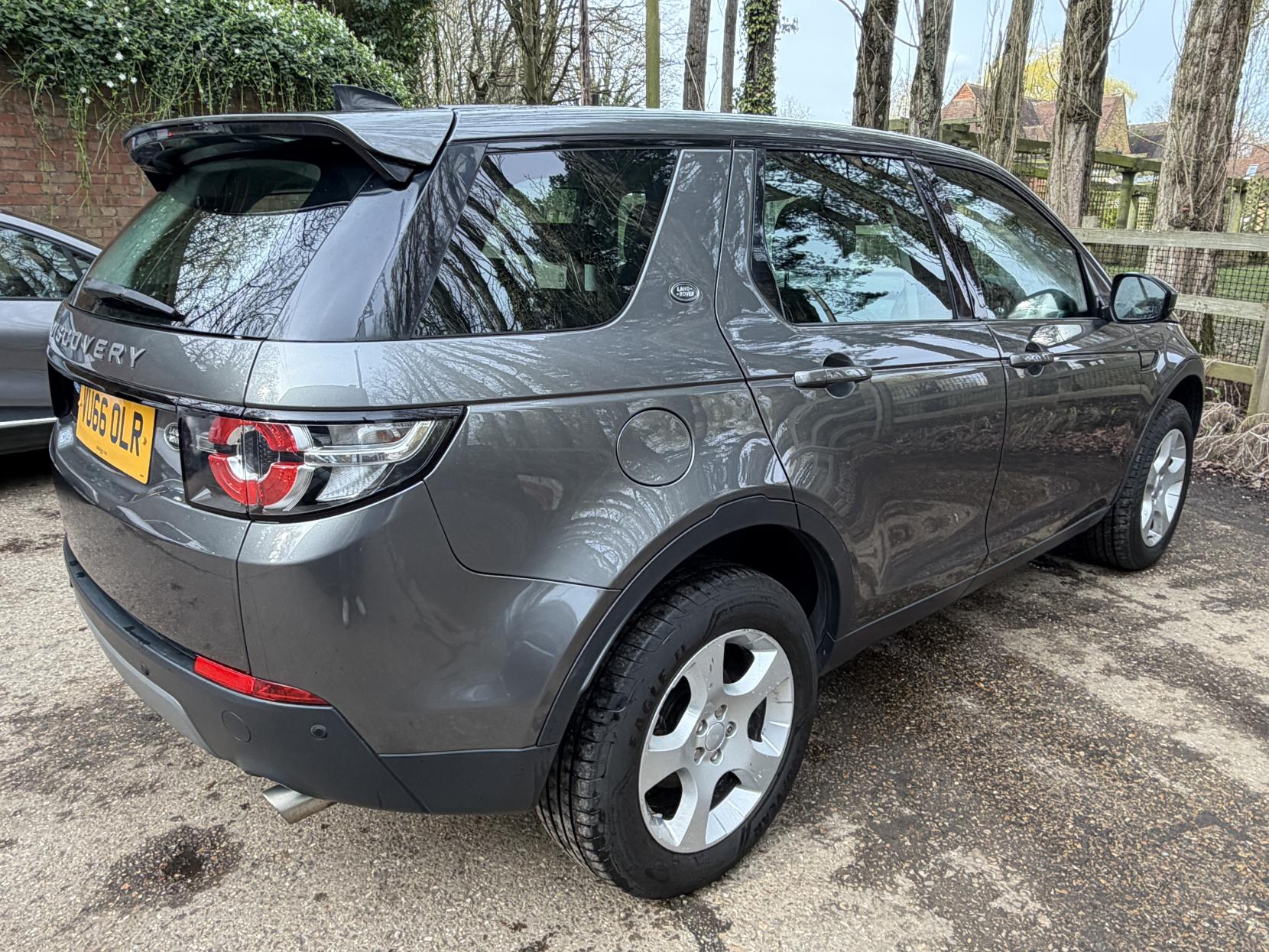 Land Rover Discovery Sport 2.0 TD4 SE Tech SUV 5dr Diesel Manual 4WD Euro 6 (s/s) (5 Seat) (150 ps)