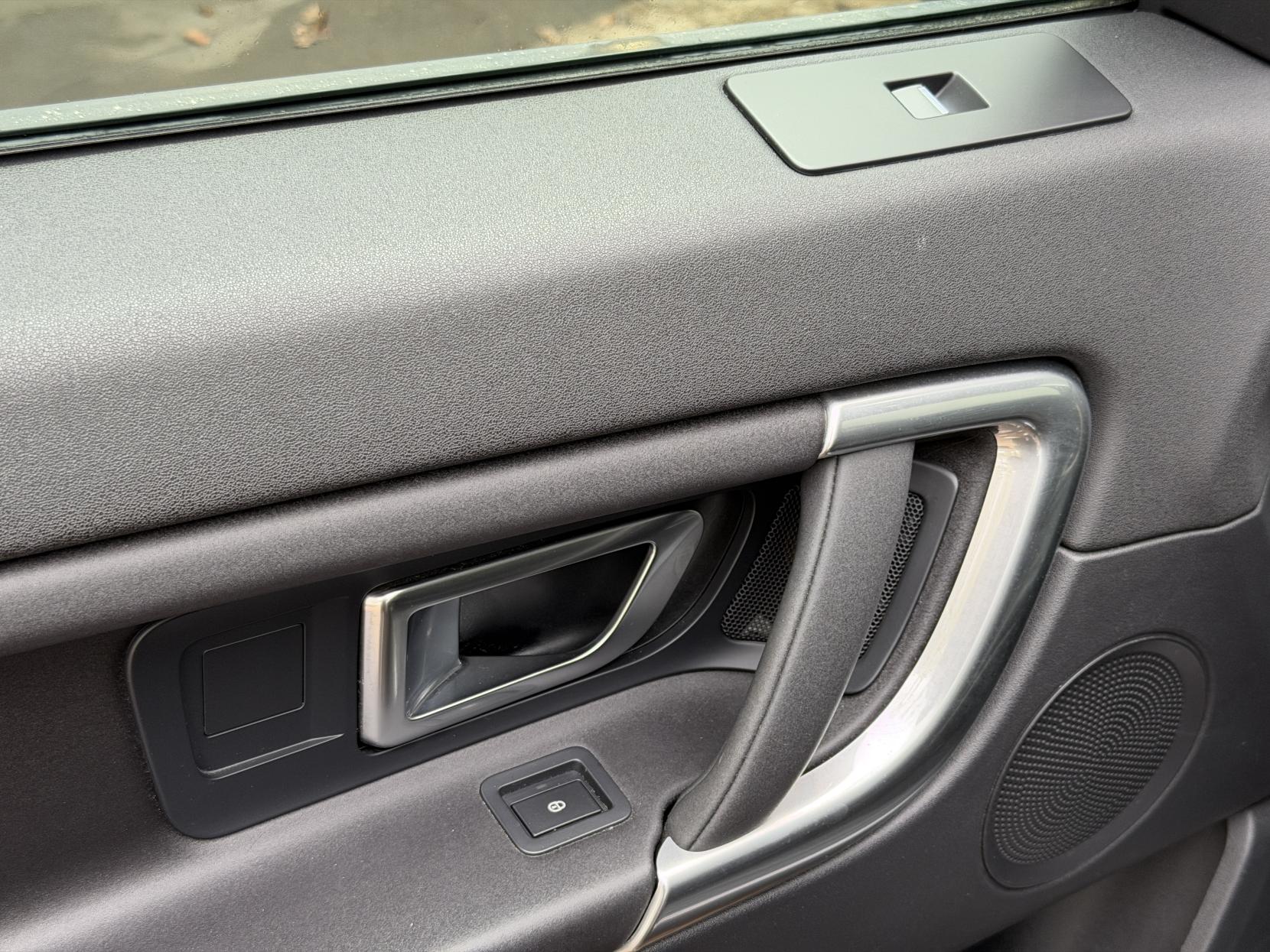 Land Rover Discovery Sport 2.0 TD4 SE Tech SUV 5dr Diesel Manual 4WD Euro 6 (s/s) (5 Seat) (150 ps)