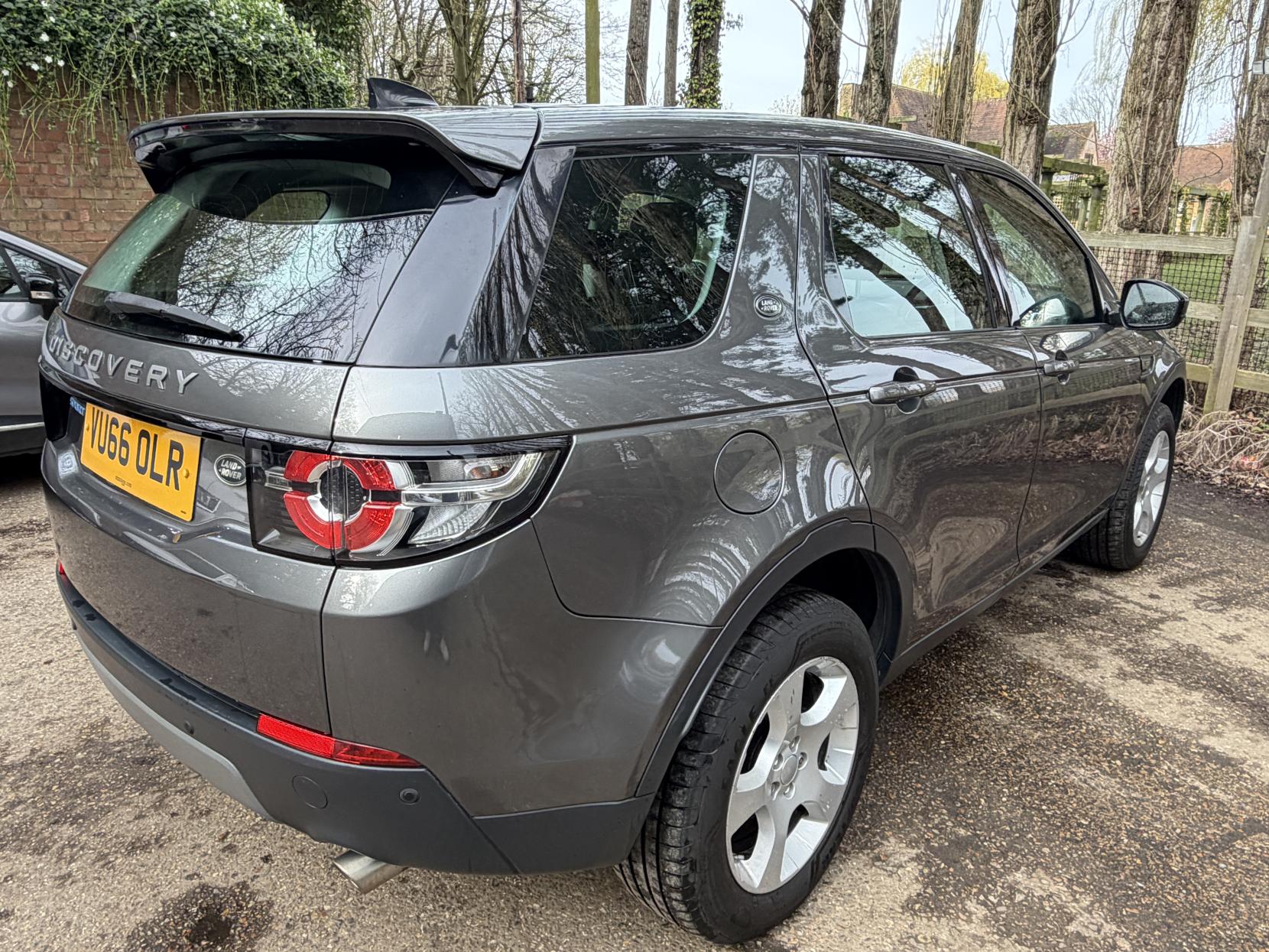 Land Rover Discovery Sport 2.0 TD4 SE Tech SUV 5dr Diesel Manual 4WD Euro 6 (s/s) (5 Seat) (150 ps)