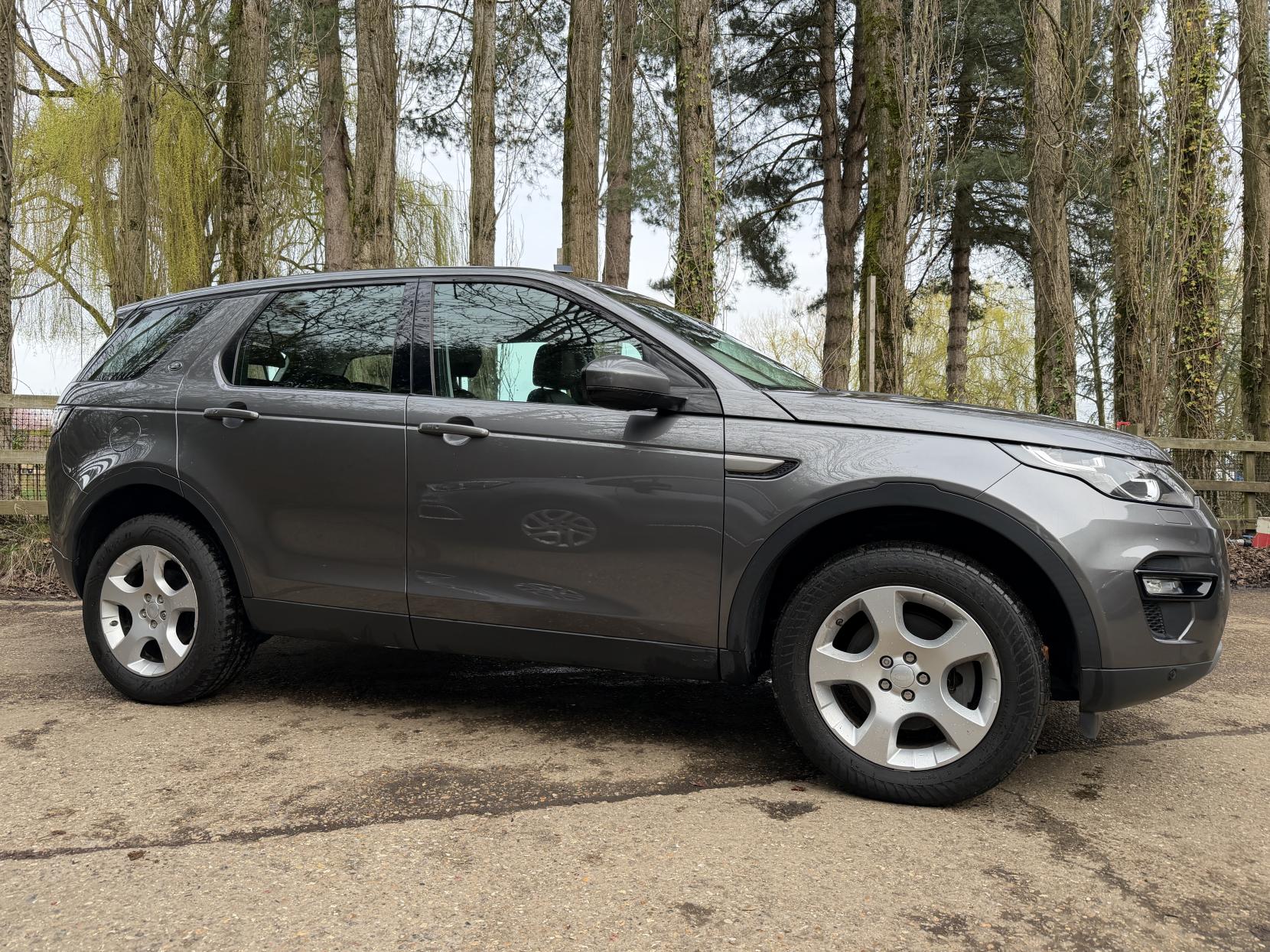 Land Rover Discovery Sport 2.0 TD4 SE Tech SUV 5dr Diesel Manual 4WD Euro 6 (s/s) (5 Seat) (150 ps)