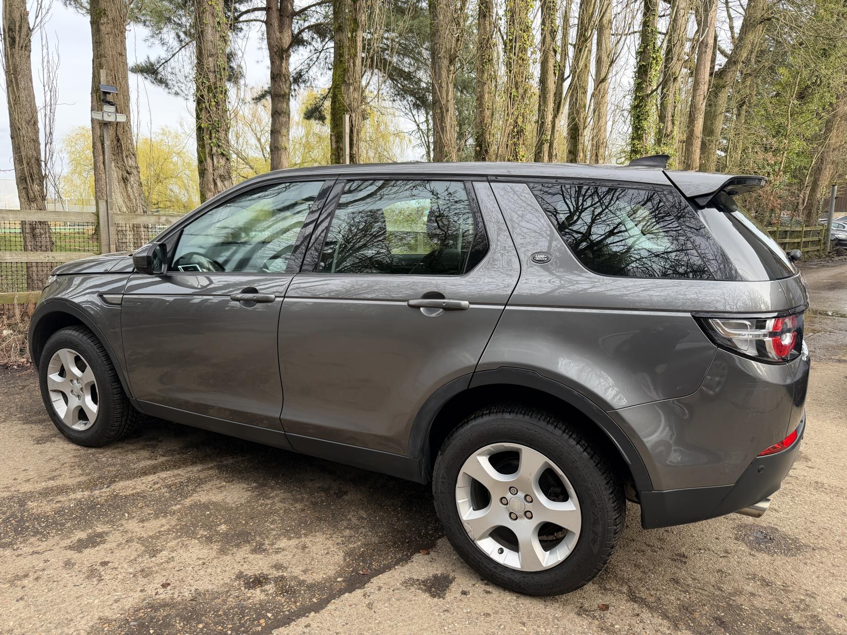 Land Rover Discovery Sport 2.0 TD4 SE Tech SUV 5dr Diesel Manual 4WD Euro 6 (s/s) (5 Seat) (150 ps)