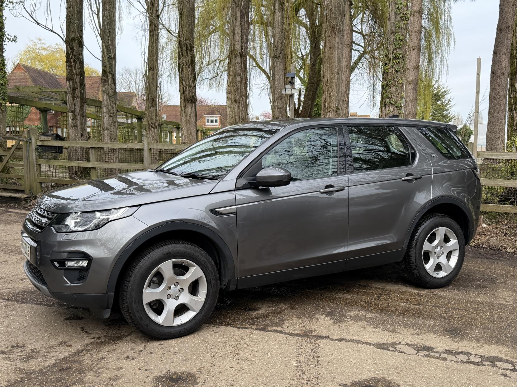 Land Rover Discovery Sport 2.0 TD4 SE Tech SUV 5dr Diesel Manual 4WD Euro 6 (s/s) (5 Seat) (150 ps)