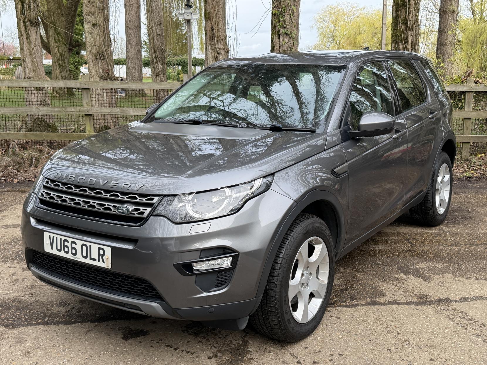 Land Rover Discovery Sport 2.0 TD4 SE Tech SUV 5dr Diesel Manual 4WD Euro 6 (s/s) (5 Seat) (150 ps)
