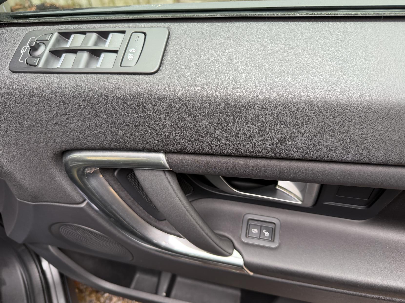 Land Rover Discovery Sport 2.0 TD4 SE Tech SUV 5dr Diesel Manual 4WD Euro 6 (s/s) (5 Seat) (150 ps)