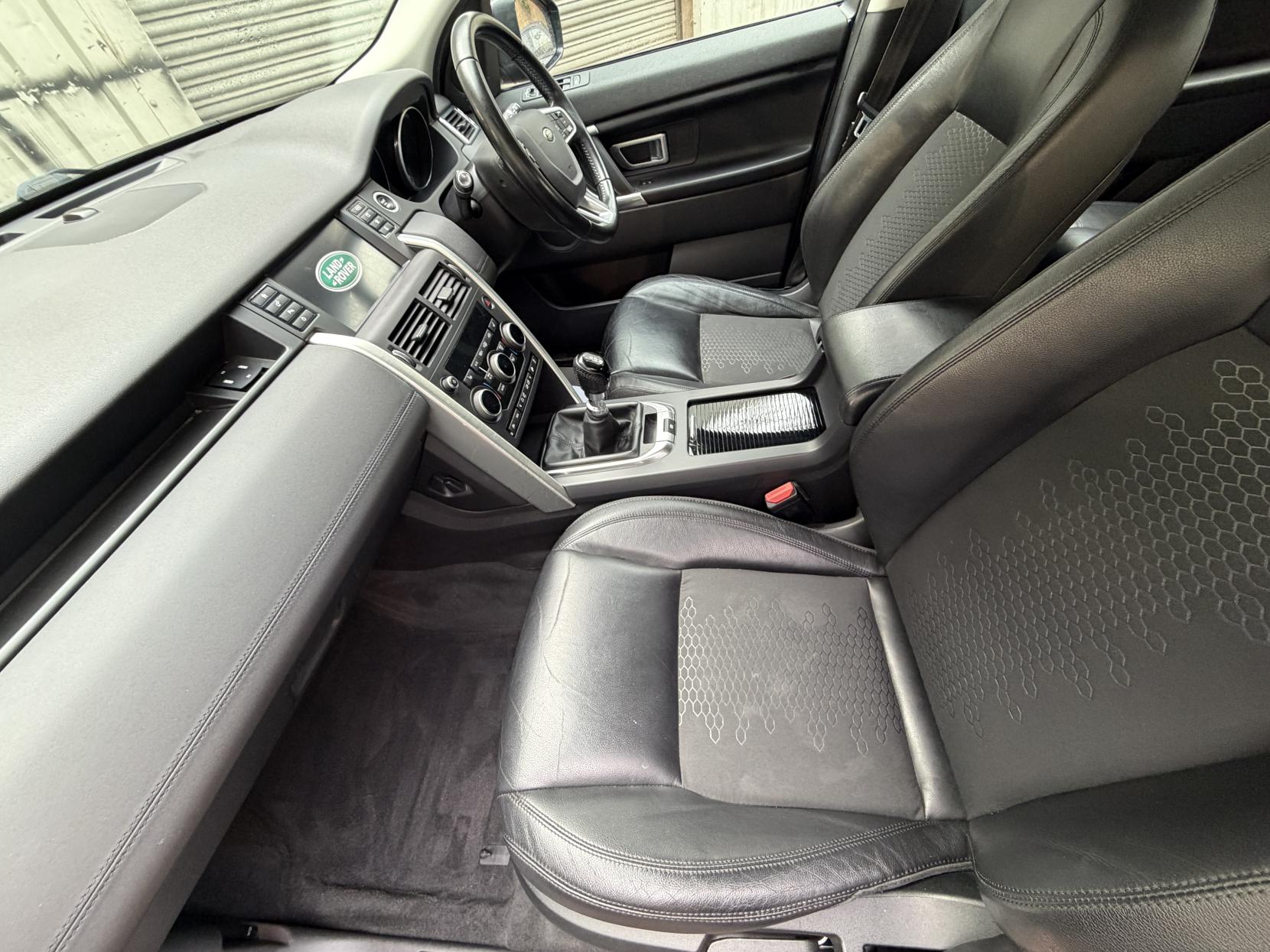 Land Rover Discovery Sport 2.0 TD4 SE Tech SUV 5dr Diesel Manual 4WD Euro 6 (s/s) (5 Seat) (150 ps)