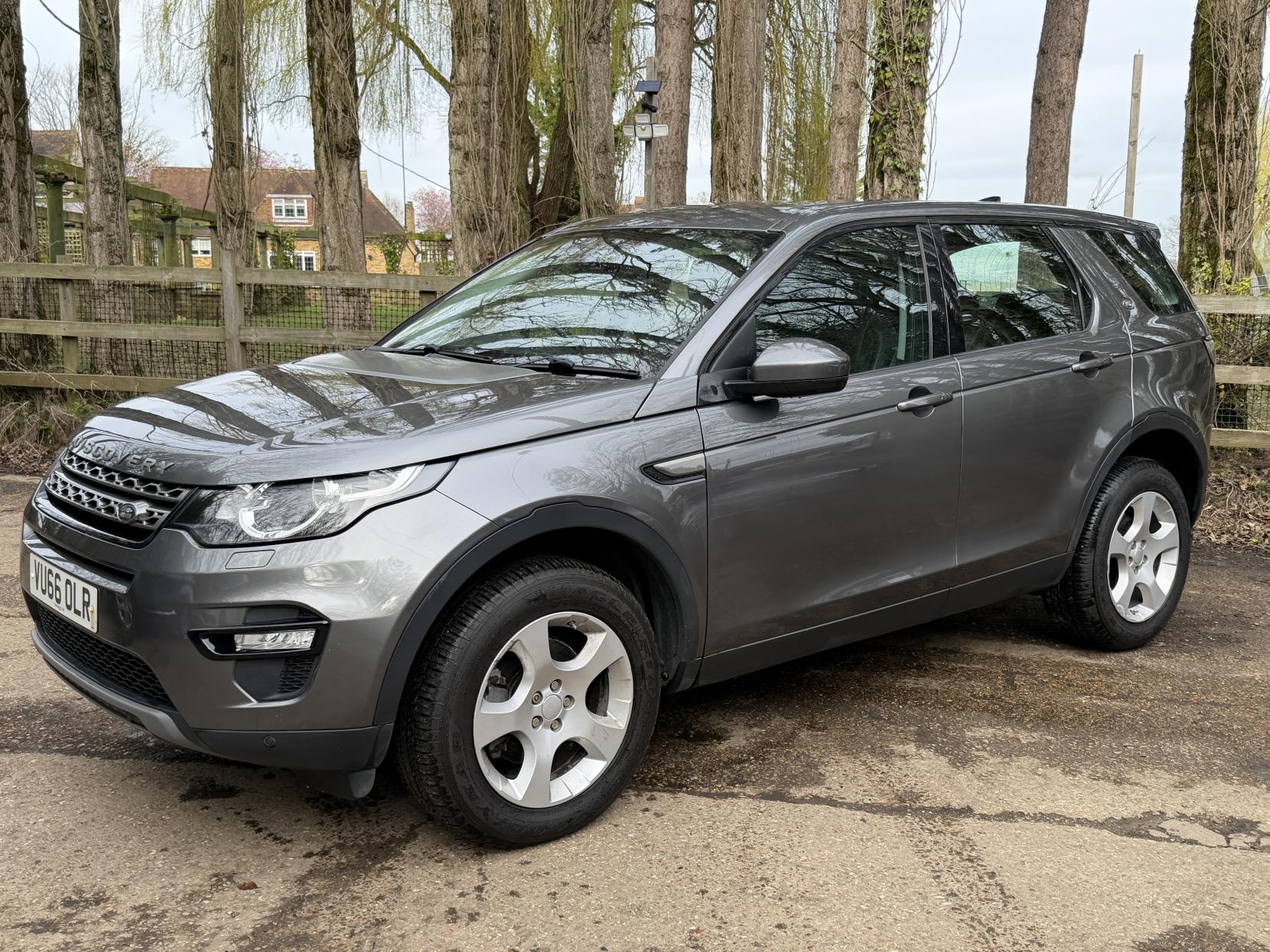 Land Rover Discovery Sport 2.0 TD4 SE Tech SUV 5dr Diesel Manual 4WD Euro 6 (s/s) (5 Seat) (150 ps)