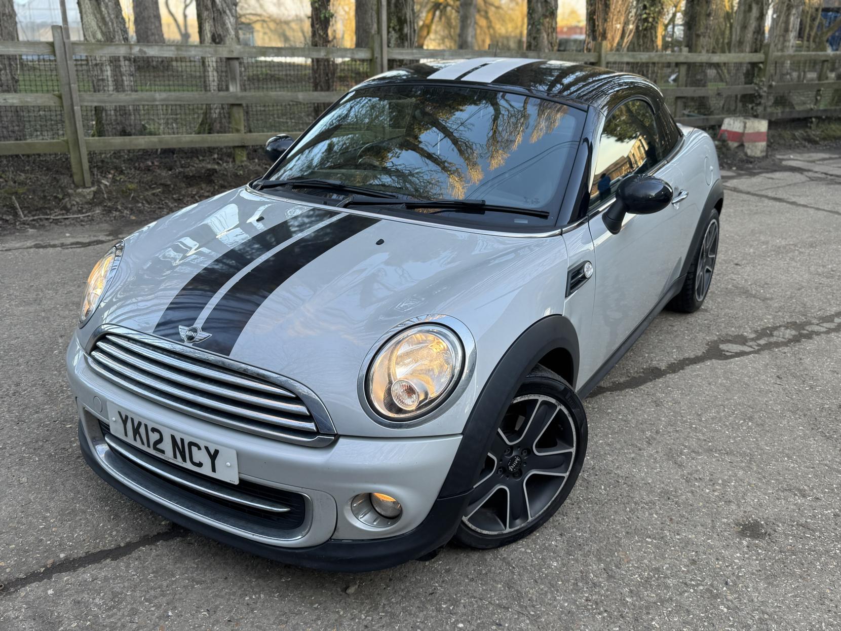 MINI Coupe 1.6 Cooper Coupe 2dr Petrol Manual Euro 5 (s/s) (122 ps)