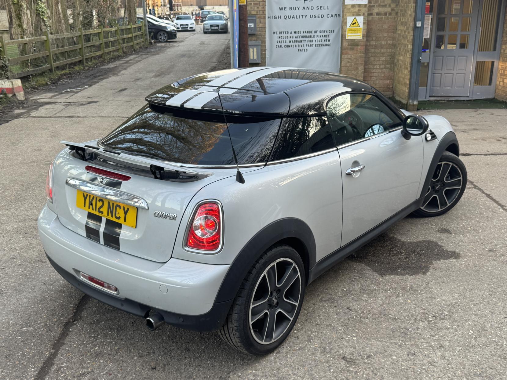 MINI Coupe 1.6 Cooper Coupe 2dr Petrol Manual Euro 5 (s/s) (122 ps)