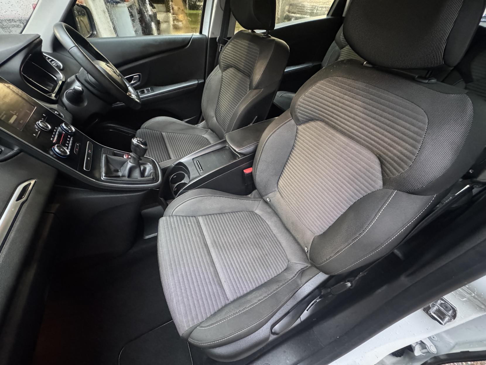 Renault Grand Scenic 1.3 TCe Iconic MPV 5dr Petrol Manual Euro 6 (s/s) (140 ps)