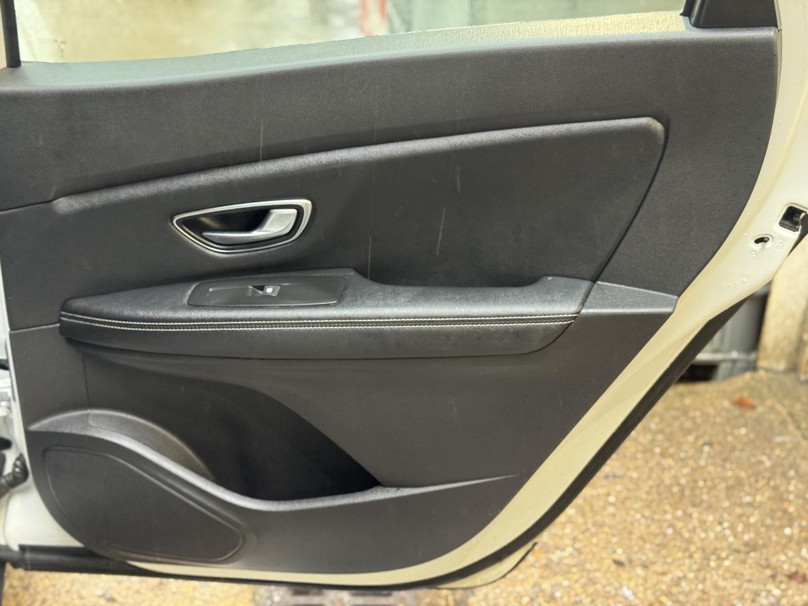 Renault Grand Scenic 1.3 TCe Iconic MPV 5dr Petrol Manual Euro 6 (s/s) (140 ps)