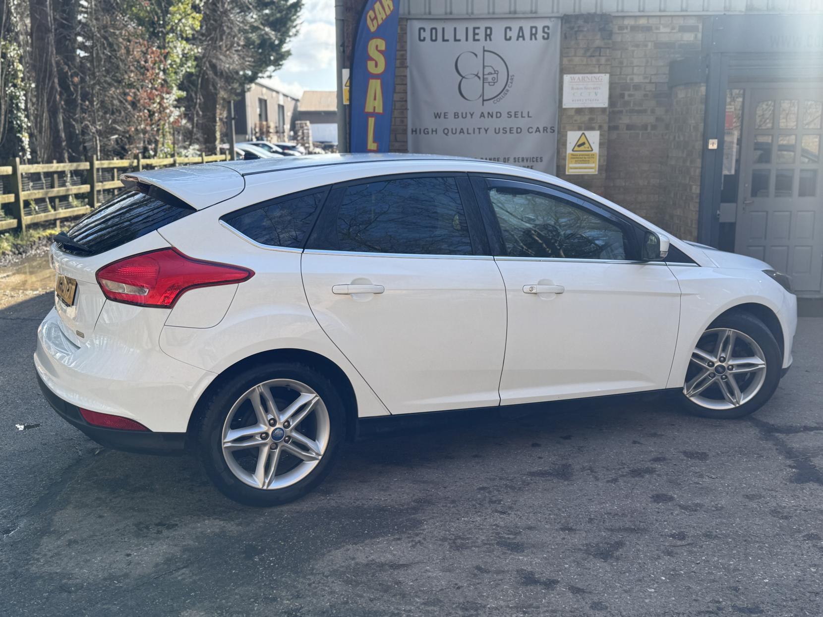 Ford Focus 1.0T EcoBoost Zetec Hatchback 5dr Petrol Manual Euro 6 (s/s) (100 ps)