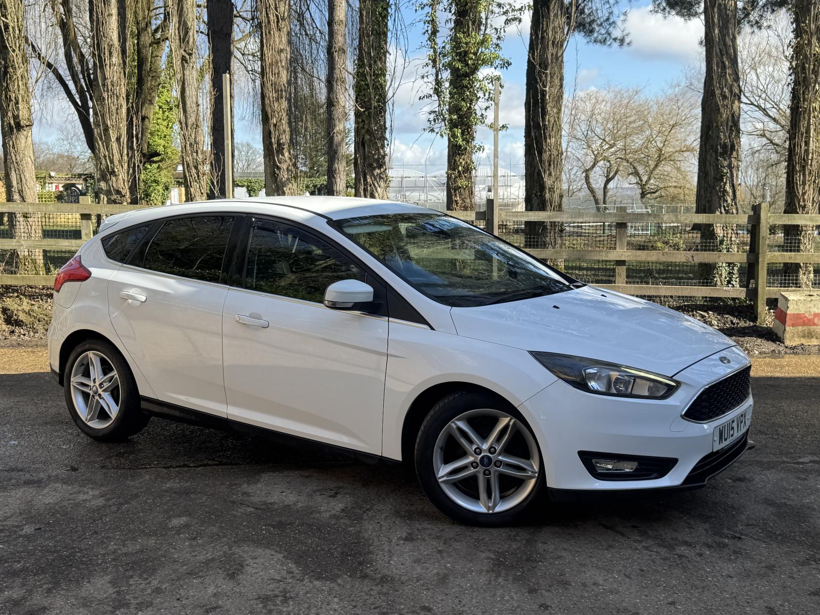 Ford Focus 1.0T EcoBoost Zetec Hatchback 5dr Petrol Manual Euro 6 (s/s) (100 ps)