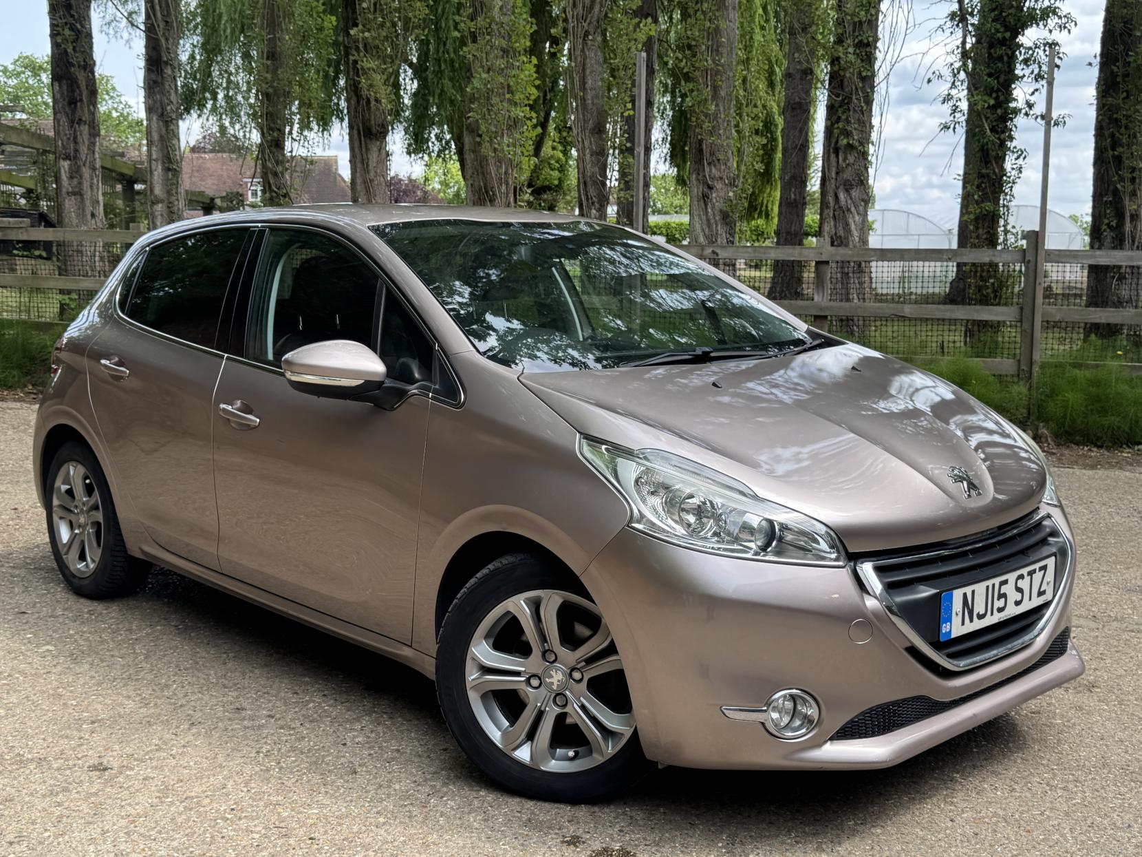 Peugeot 208 1.2 VTi PureTech Allure Hatchback 5dr Petrol Manual Euro 6 (82 ps)