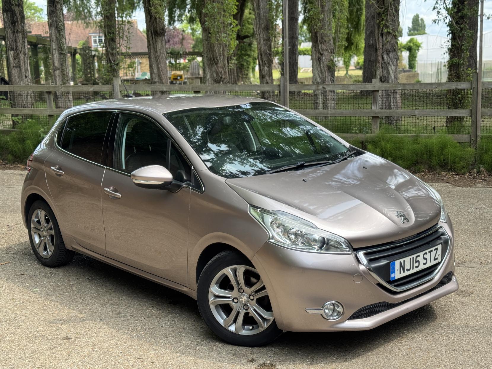 Peugeot 208 1.2 VTi PureTech Allure Hatchback 5dr Petrol Manual Euro 6 (82 ps)