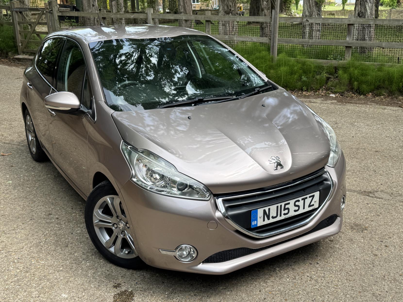 Peugeot 208 1.2 VTi PureTech Allure Hatchback 5dr Petrol Manual Euro 6 (82 ps)