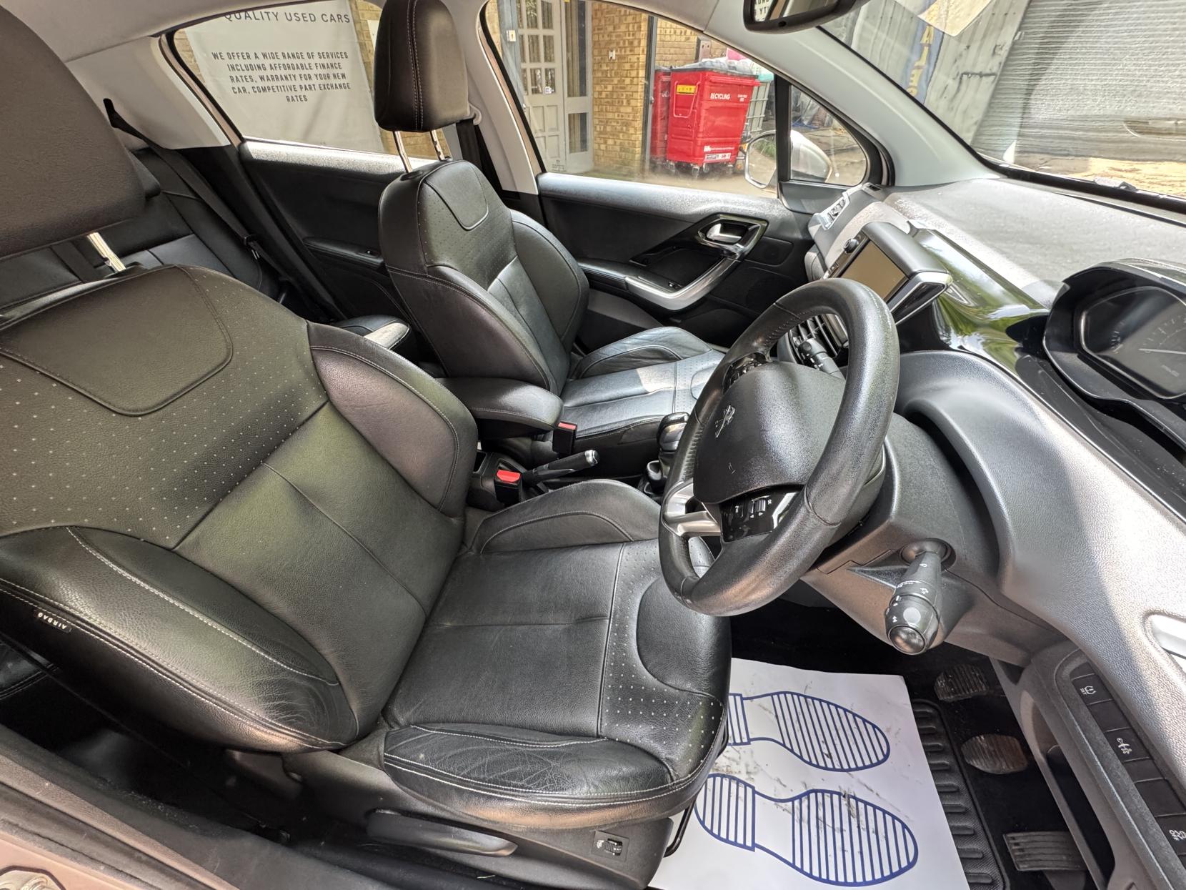 Peugeot 208 1.2 VTi PureTech Allure Hatchback 5dr Petrol Manual Euro 6 (82 ps)