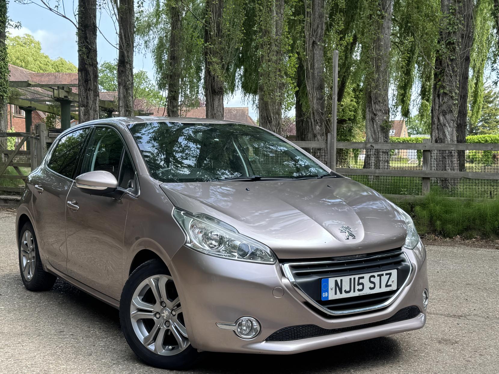 Peugeot 208 1.2 VTi PureTech Allure Hatchback 5dr Petrol Manual Euro 6 (82 ps)