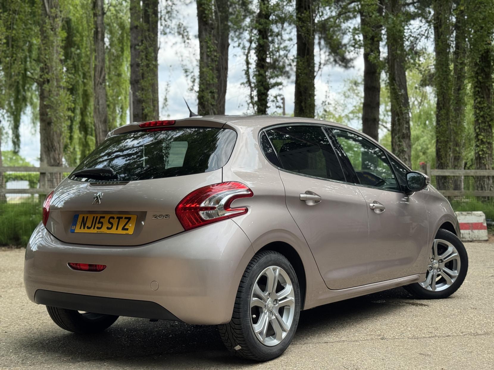 Peugeot 208 1.2 VTi PureTech Allure Hatchback 5dr Petrol Manual Euro 6 (82 ps)