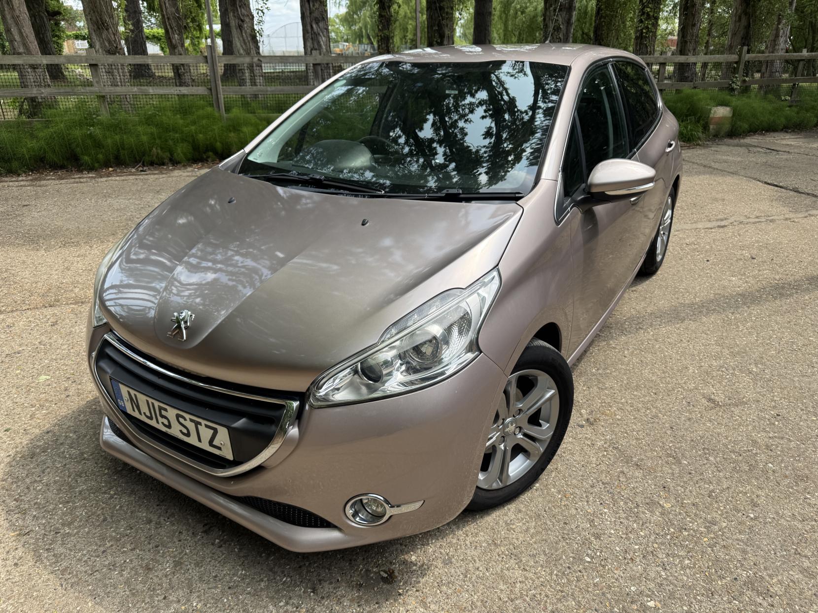 Peugeot 208 1.2 VTi PureTech Allure Hatchback 5dr Petrol Manual Euro 6 (82 ps)