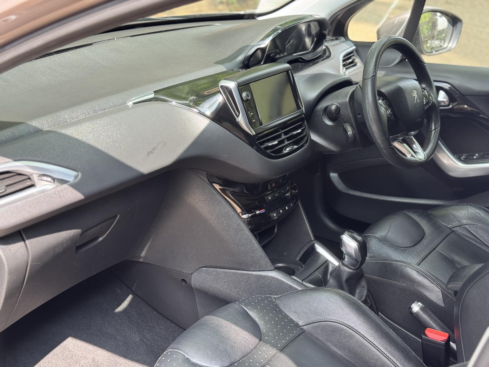 Peugeot 208 1.2 VTi PureTech Allure Hatchback 5dr Petrol Manual Euro 6 (82 ps)