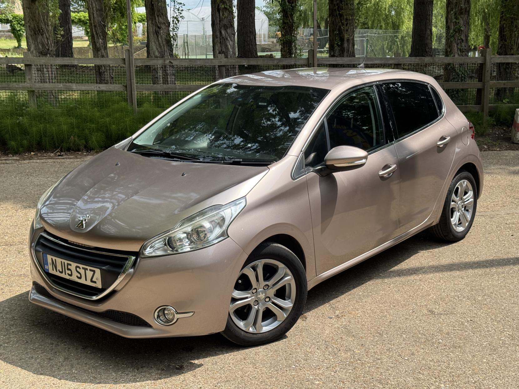 Peugeot 208 1.2 VTi PureTech Allure Hatchback 5dr Petrol Manual Euro 6 (82 ps)