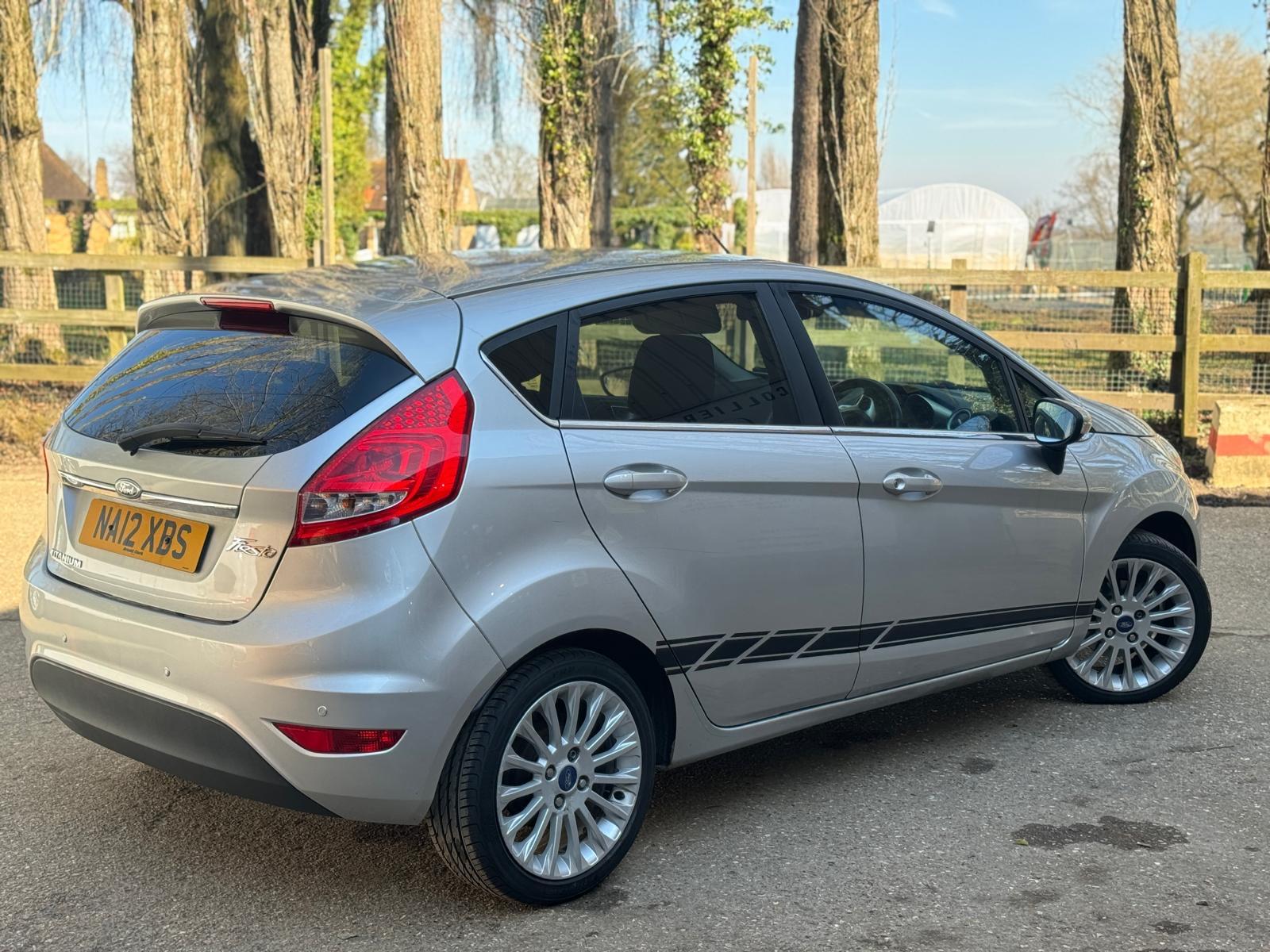 Ford Fiesta 1.4 Titanium Hatchback 5dr Petrol Manual (133 g/km, 94 bhp)