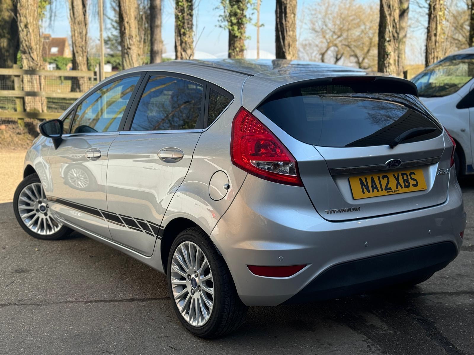 Ford Fiesta 1.4 Titanium Hatchback 5dr Petrol Manual (133 g/km, 94 bhp)