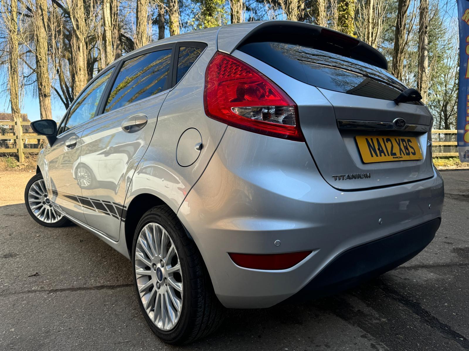 Ford Fiesta 1.4 Titanium Hatchback 5dr Petrol Manual (133 g/km, 94 bhp)