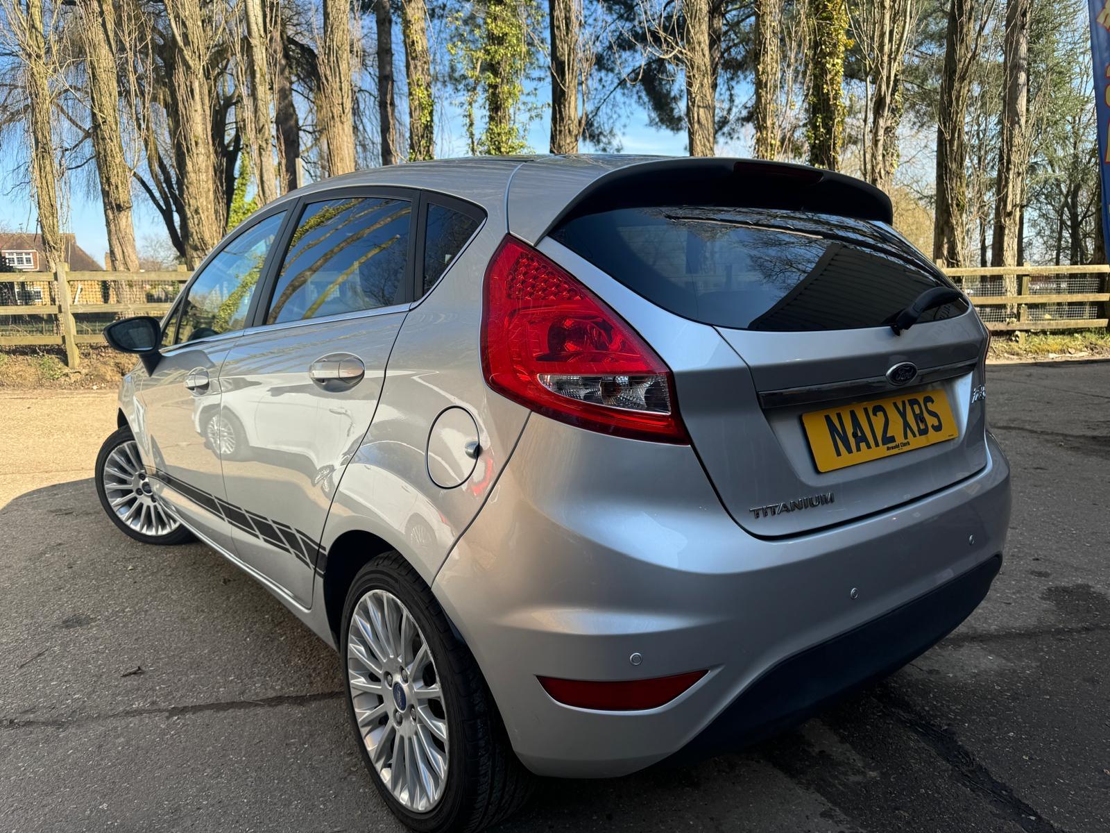 Ford Fiesta 1.4 Titanium Hatchback 5dr Petrol Manual (133 g/km, 94 bhp)