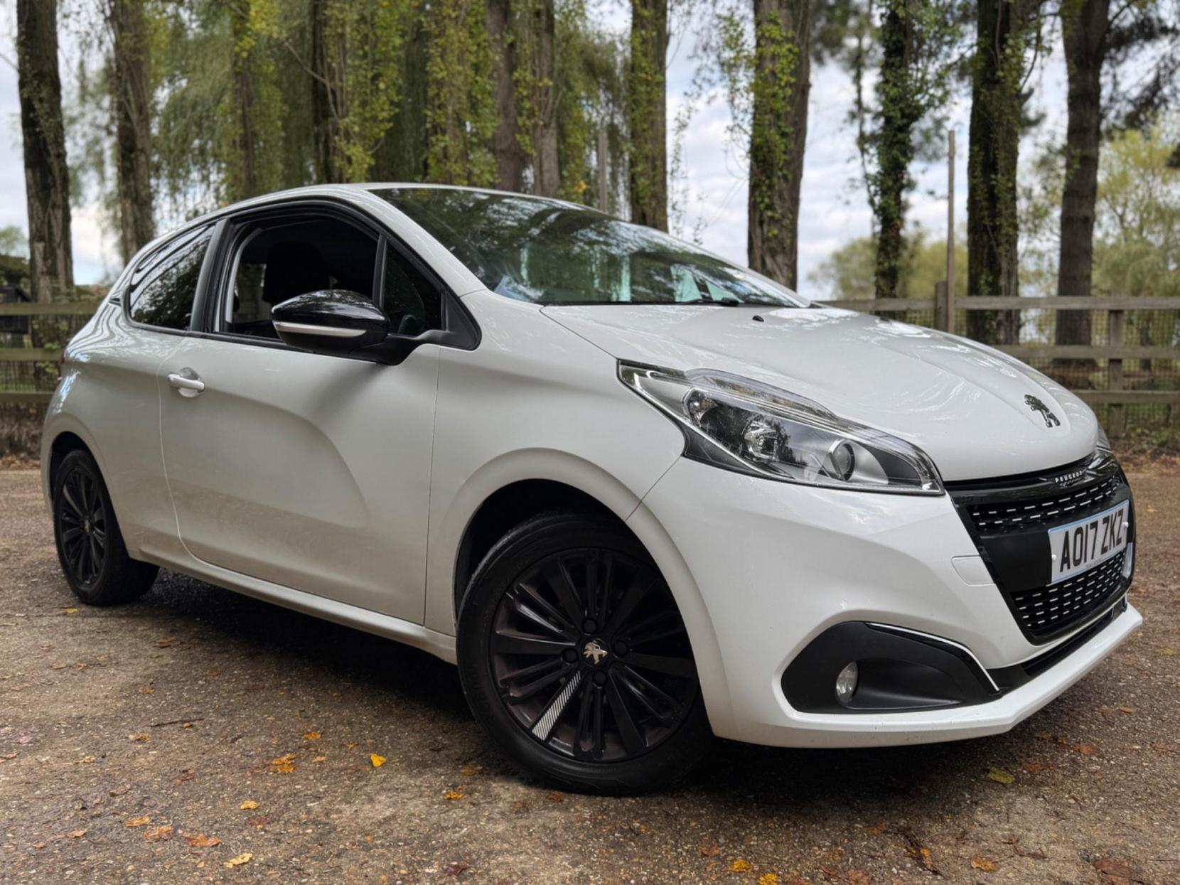 Peugeot 208 1.2 PureTech Black Edition Euro 6 3dr