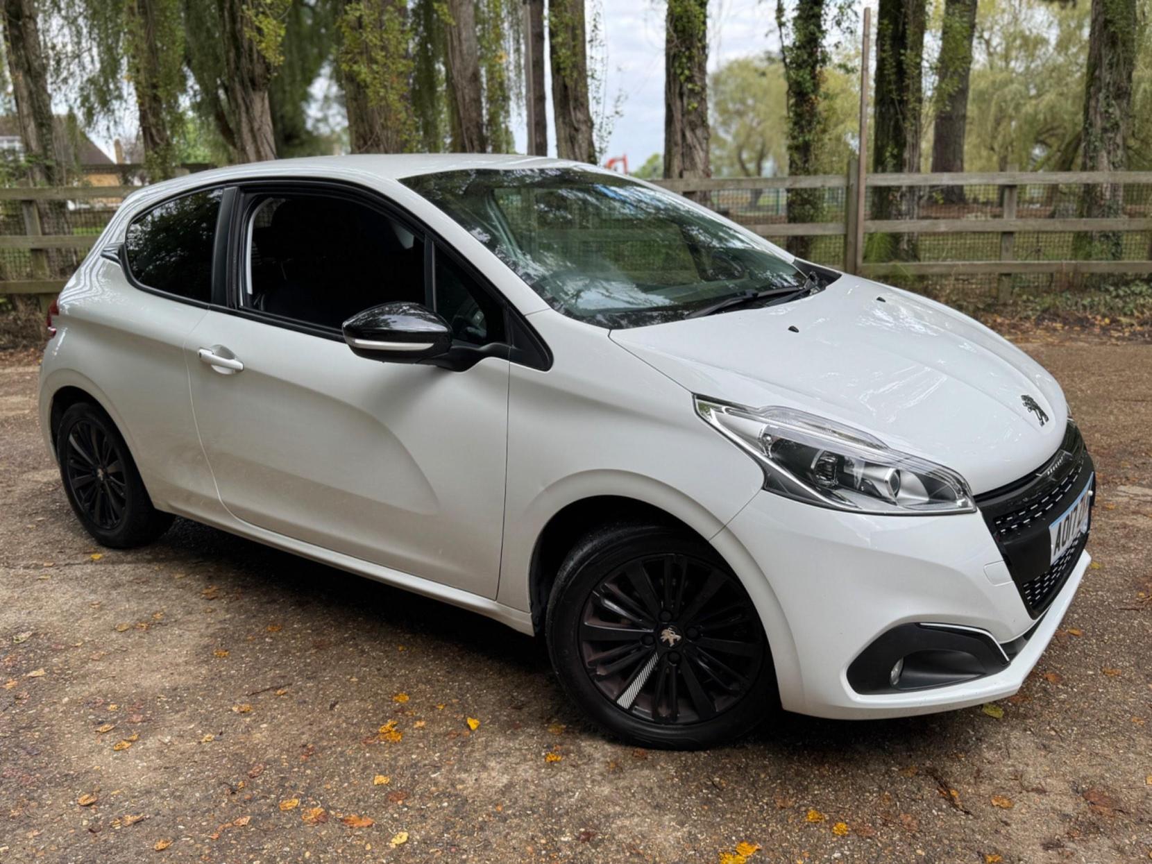 Peugeot 208 1.2 PureTech Black Edition Euro 6 3dr