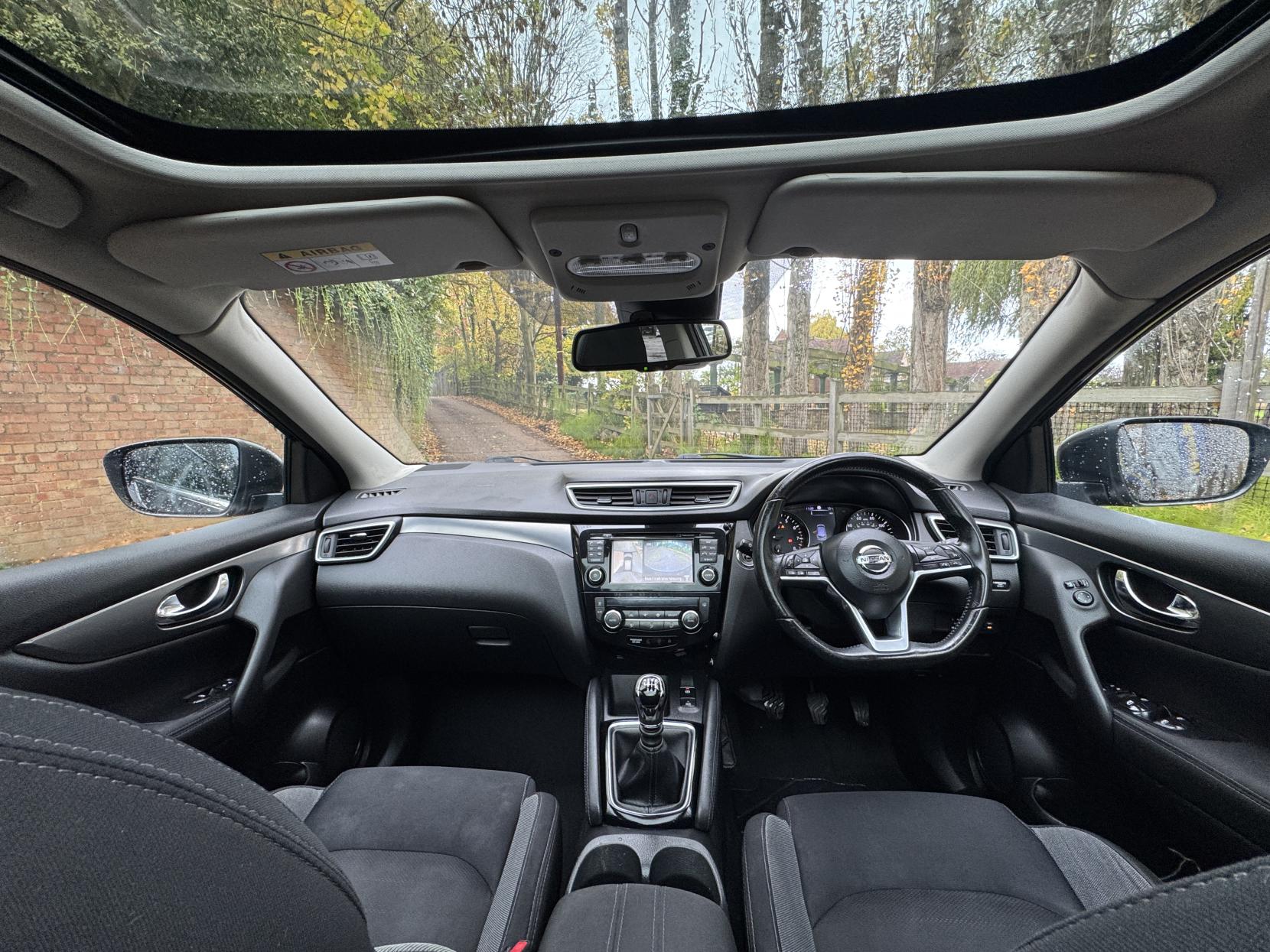 Nissan Qashqai 1.2 DIG-T N-Connecta SUV 5dr Petrol Manual Euro 6 (s/s) (115 ps)