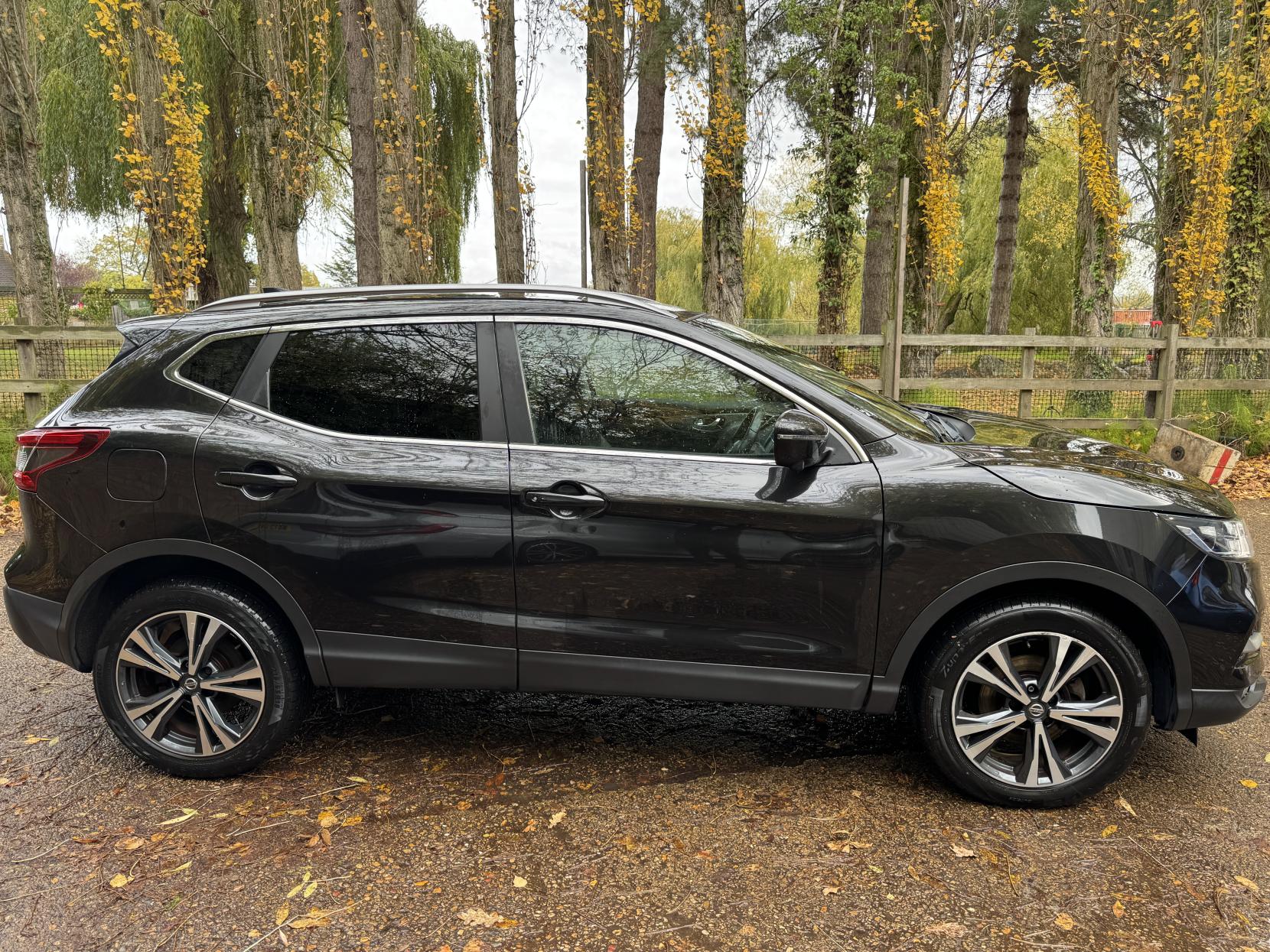 Nissan Qashqai 1.2 DIG-T N-Connecta SUV 5dr Petrol Manual Euro 6 (s/s) (115 ps)
