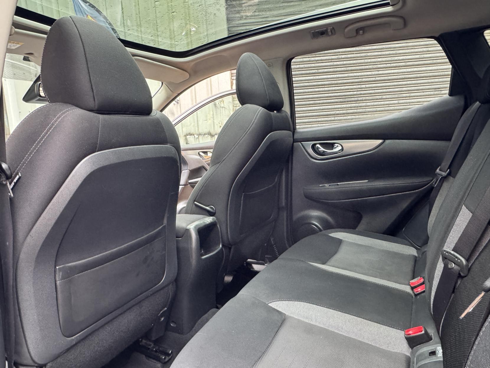 Nissan Qashqai 1.2 DIG-T N-Connecta SUV 5dr Petrol Manual Euro 6 (s/s) (115 ps)