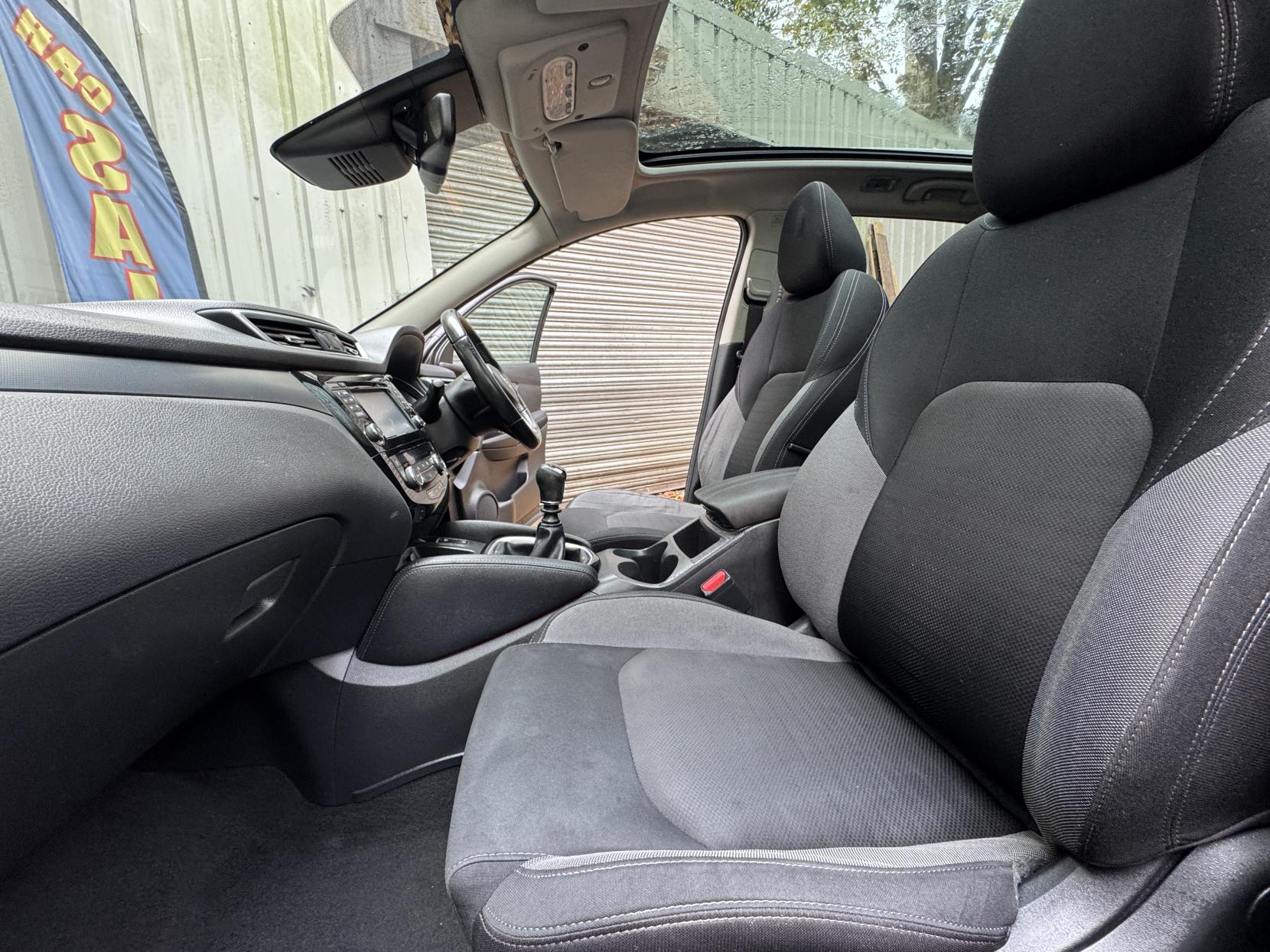 Nissan Qashqai 1.2 DIG-T N-Connecta SUV 5dr Petrol Manual Euro 6 (s/s) (115 ps)