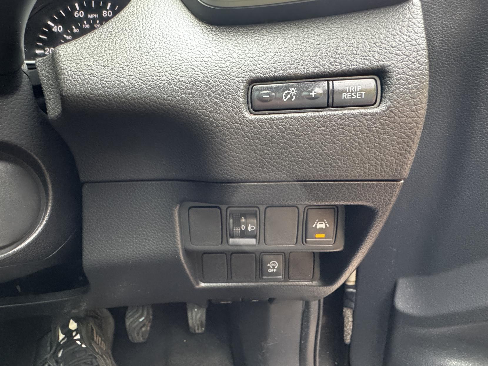 Nissan Qashqai 1.2 DIG-T N-Connecta SUV 5dr Petrol Manual Euro 6 (s/s) (115 ps)