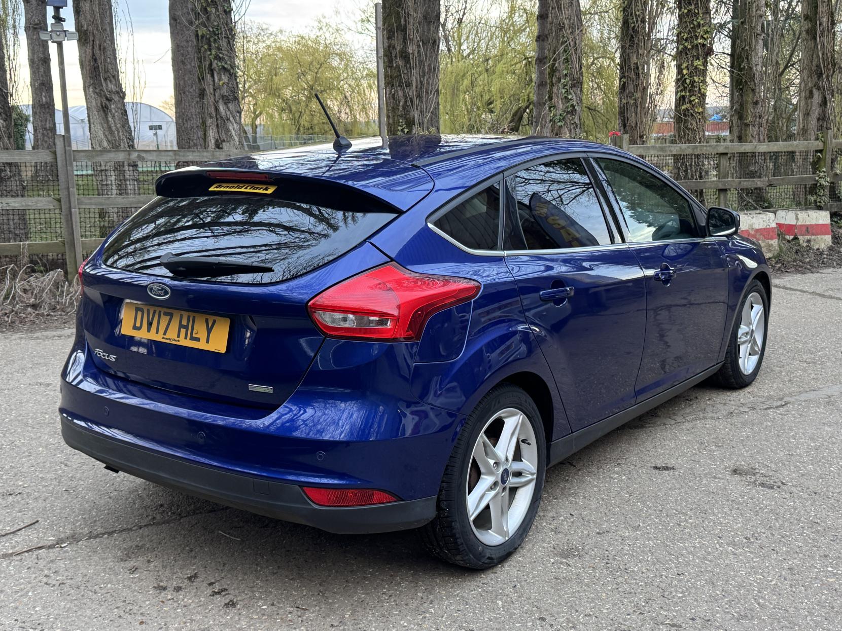 Ford Focus 1.0T EcoBoost Zetec Edition Hatchback 5dr Petrol Manual Euro 6 (s/s) (100 ps)