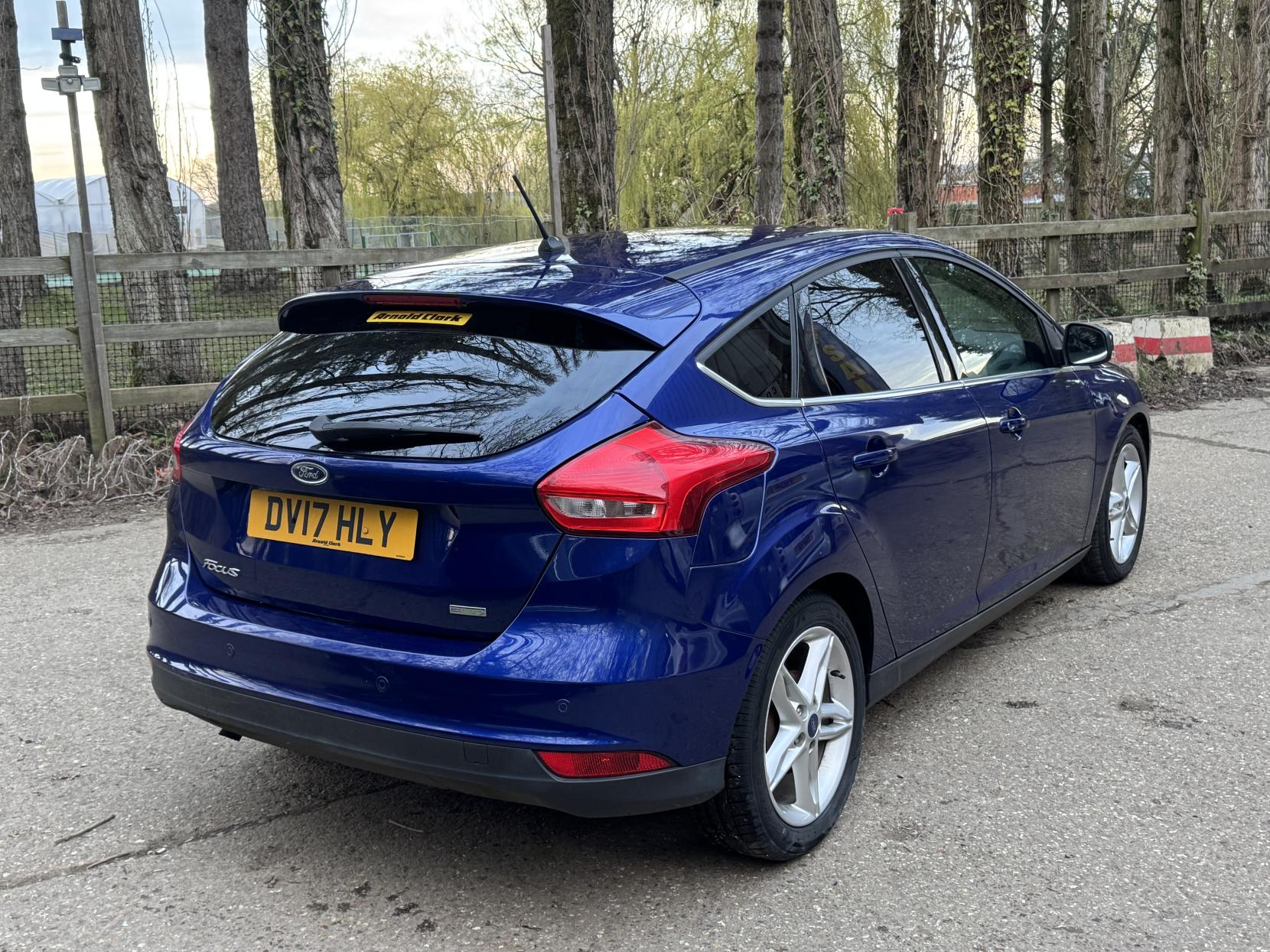 Ford Focus 1.0T EcoBoost Zetec Edition Hatchback 5dr Petrol Manual Euro 6 (s/s) (100 ps)