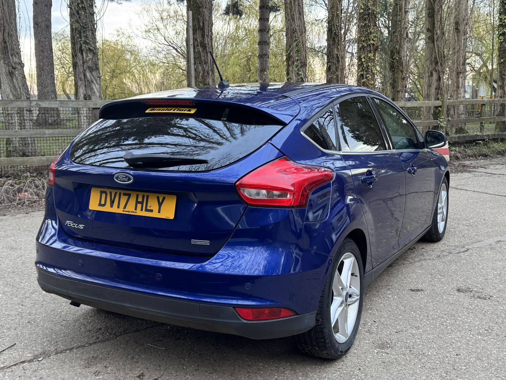 Ford Focus 1.0T EcoBoost Zetec Edition Hatchback 5dr Petrol Manual Euro 6 (s/s) (100 ps)