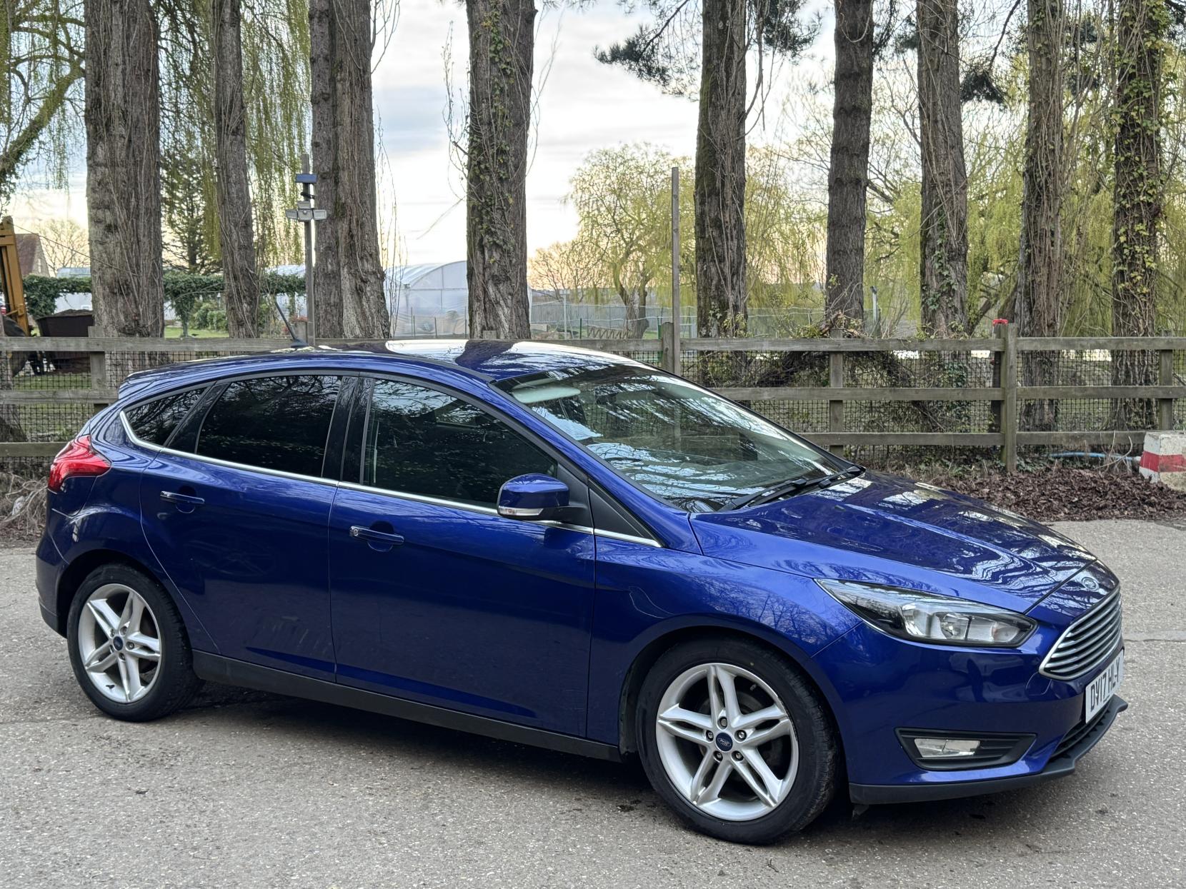Ford Focus 1.0T EcoBoost Zetec Edition Hatchback 5dr Petrol Manual Euro 6 (s/s) (100 ps)