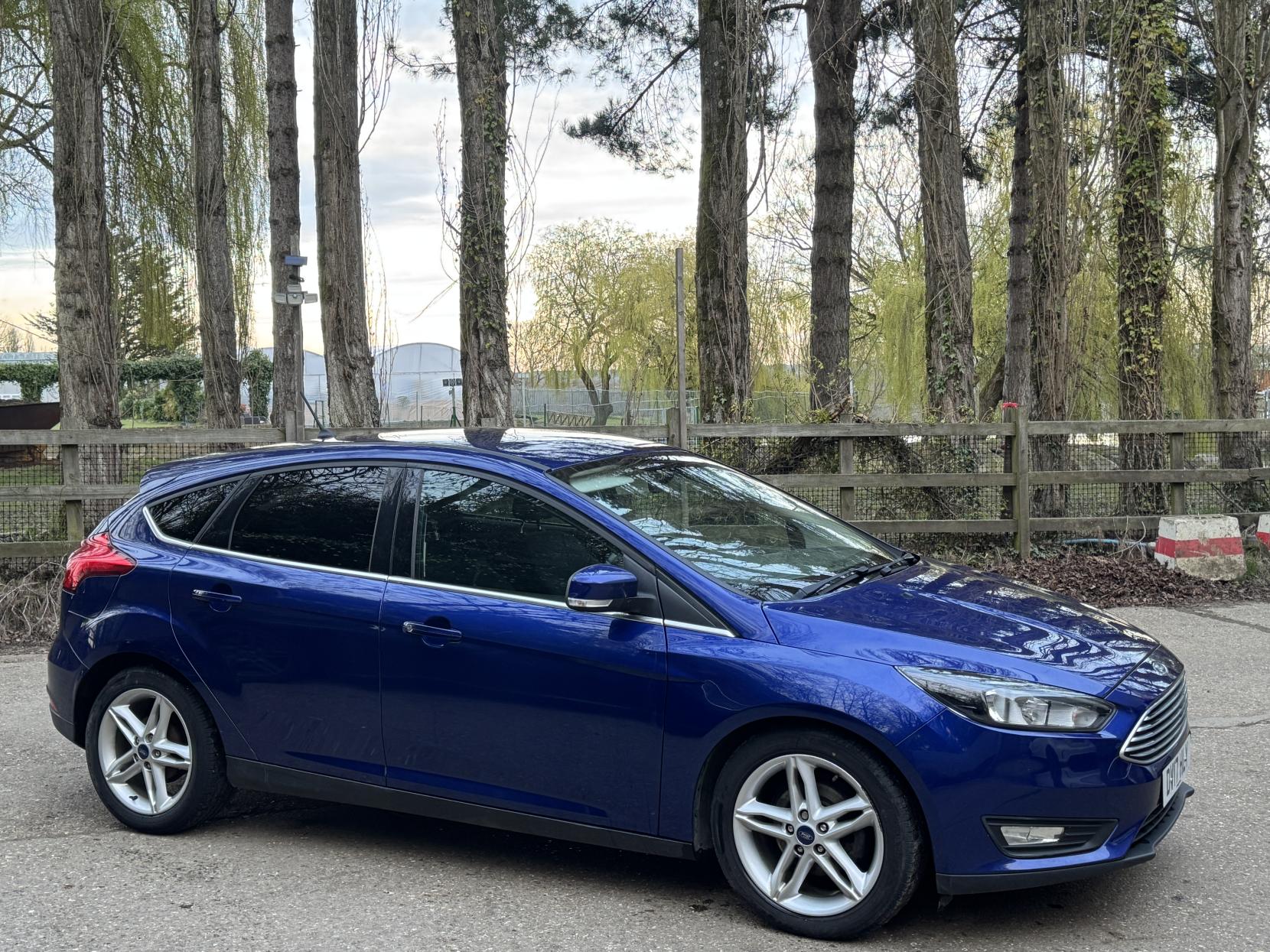 Ford Focus 1.0T EcoBoost Zetec Edition Hatchback 5dr Petrol Manual Euro 6 (s/s) (100 ps)