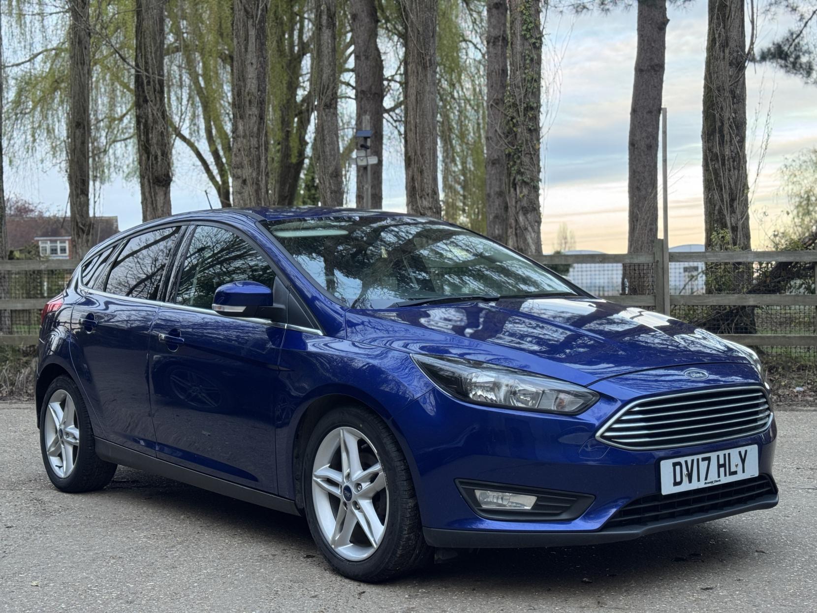 Ford Focus 1.0T EcoBoost Zetec Edition Hatchback 5dr Petrol Manual Euro 6 (s/s) (100 ps)