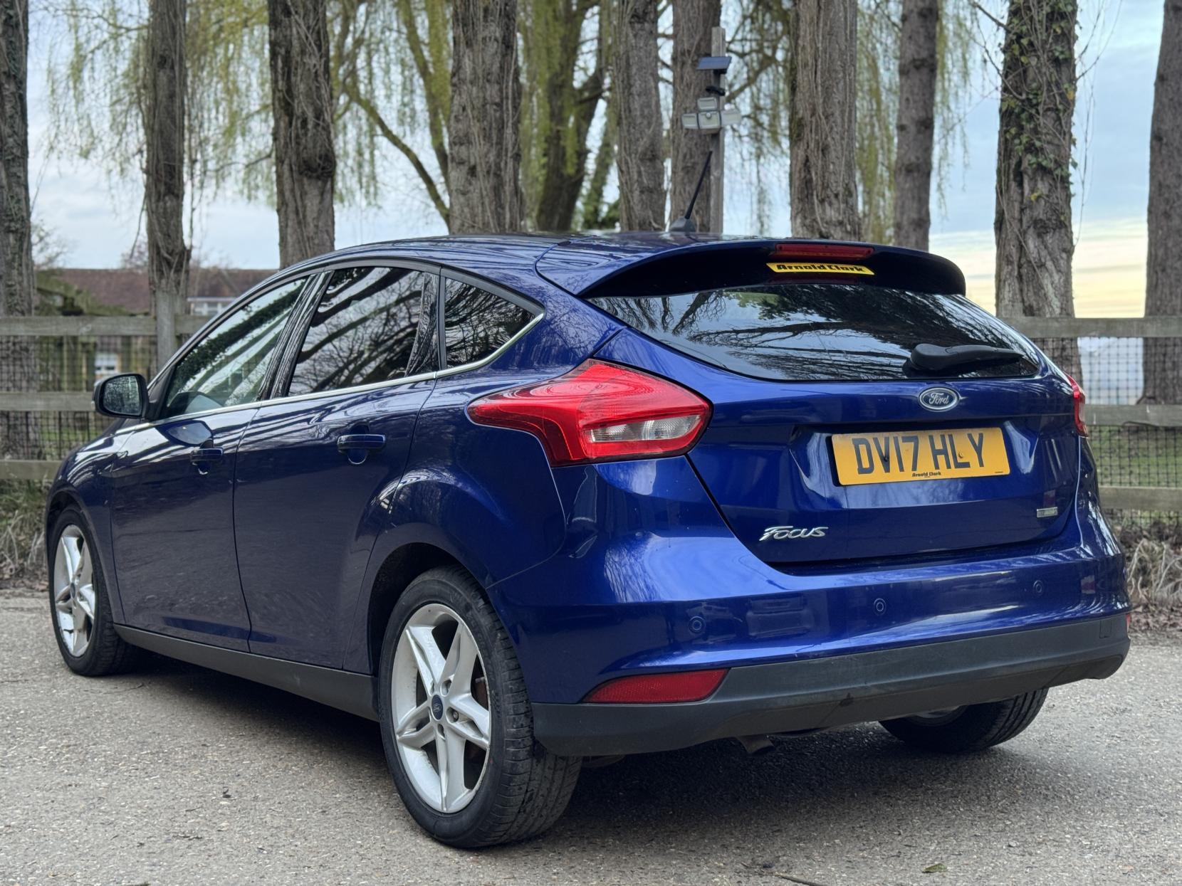 Ford Focus 1.0T EcoBoost Zetec Edition Hatchback 5dr Petrol Manual Euro 6 (s/s) (100 ps)