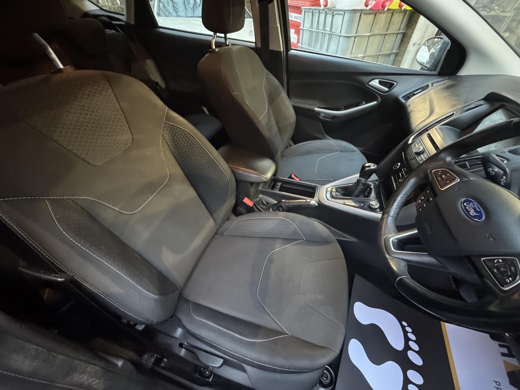 Ford Focus 1.0T EcoBoost Zetec Edition Hatchback 5dr Petrol Manual Euro 6 (s/s) (100 ps)