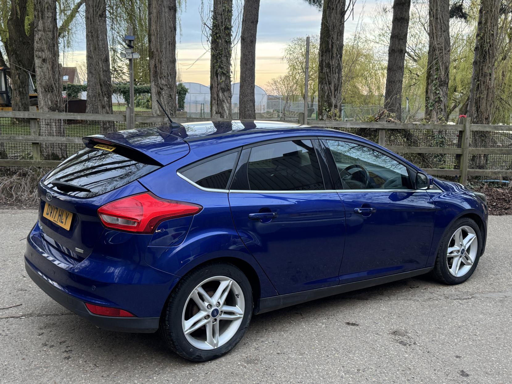 Ford Focus 1.0T EcoBoost Zetec Edition Hatchback 5dr Petrol Manual Euro 6 (s/s) (100 ps)